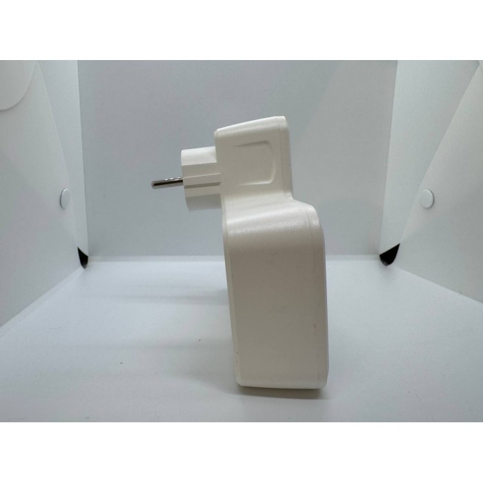 Сетевой фильтр с USB + подсветка (2×220В+2×USB+1×Type-C) белый AND F03 white