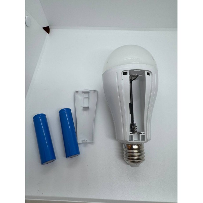 Лампочка зі знімними акумуляторами 2*18650 у патрон E27 20W